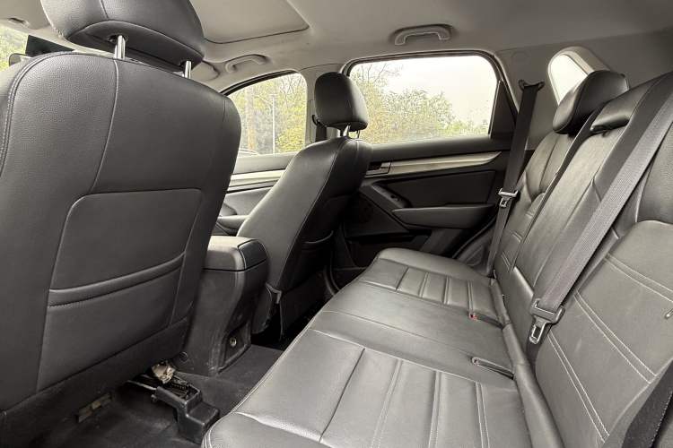 Used BAIC Senova X65 2015 2.0T automatic comfort version Interior 3