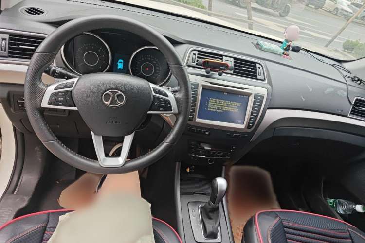 Used BAIC Senova X65 2015 2.0T Automatic Elite Model Interior 3