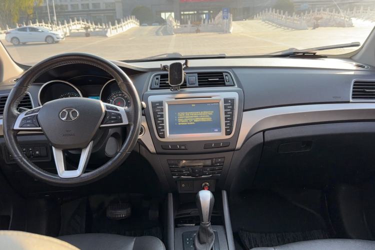 Used BAIC Senova X65 2015 2.0T Automatic Elite Model Interior 3