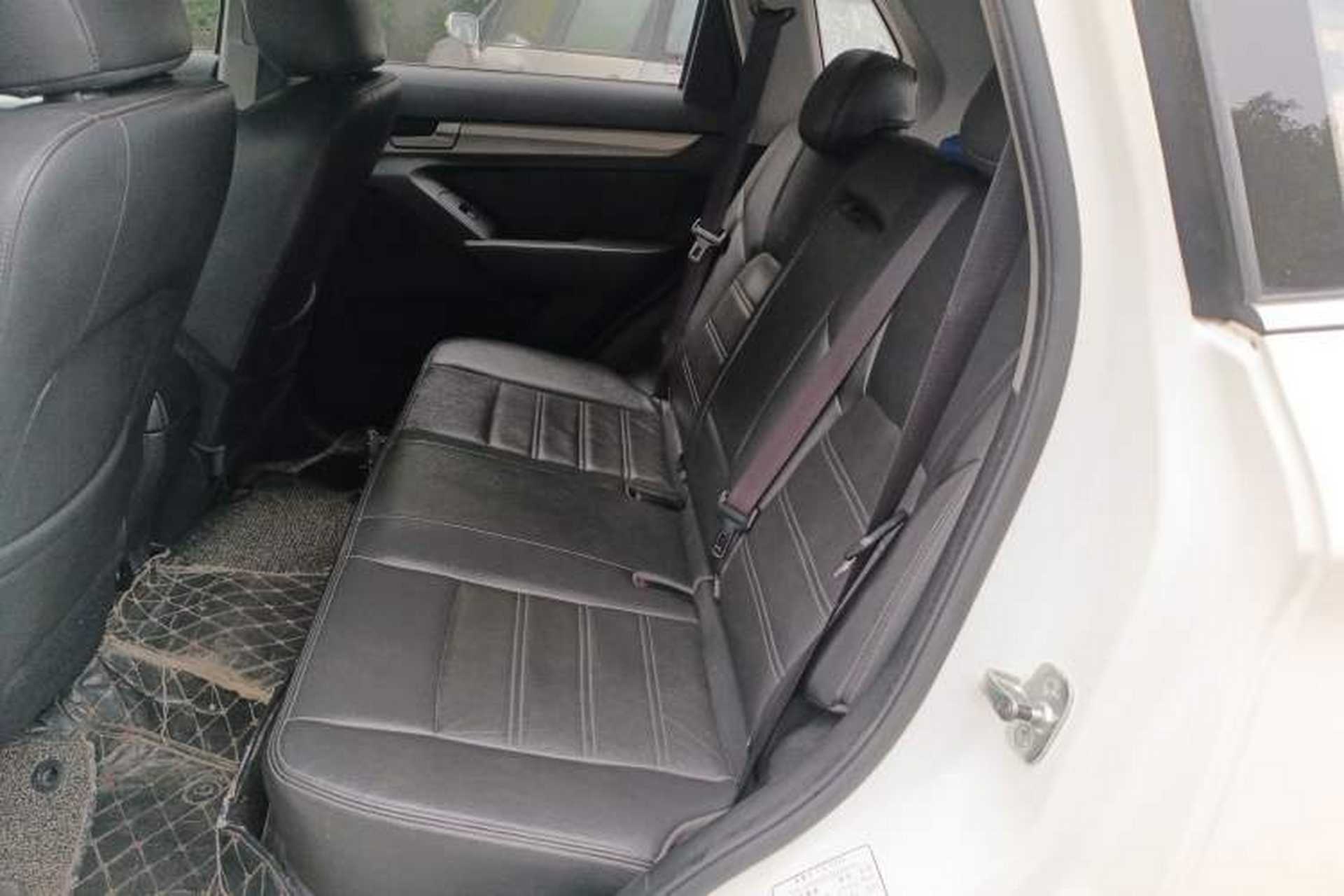 Used BAIC Senova X65 2015 2.0T automatic comfort version Interior 4