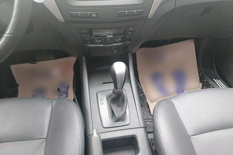 Used BAIC Senova X65 2015 2.0T automatic comfort version Interior 5