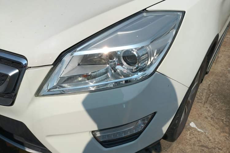 Used BAIC Senova X65 2015 2.0T Automatic Elite Model Left Front Headlight