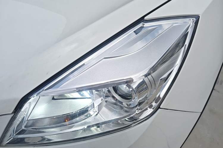Used BAIC Senova X65 2015 2.0T Automatic Elite Model Left Front Headlight