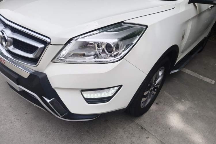 Used BAIC Senova X65 2015 2.0T Automatic Elite Model Left Front Headlight