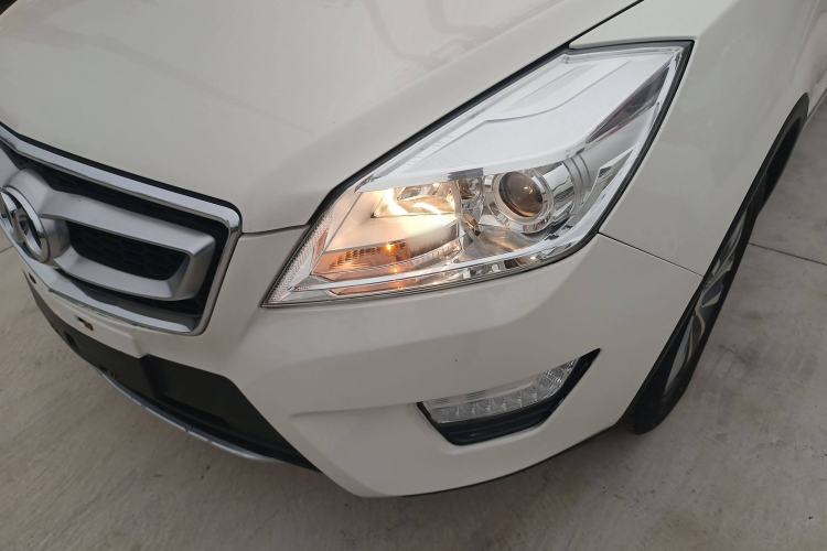Used BAIC Senova X65 2015 2.0T Automatic Elite Model Left Front Headlight