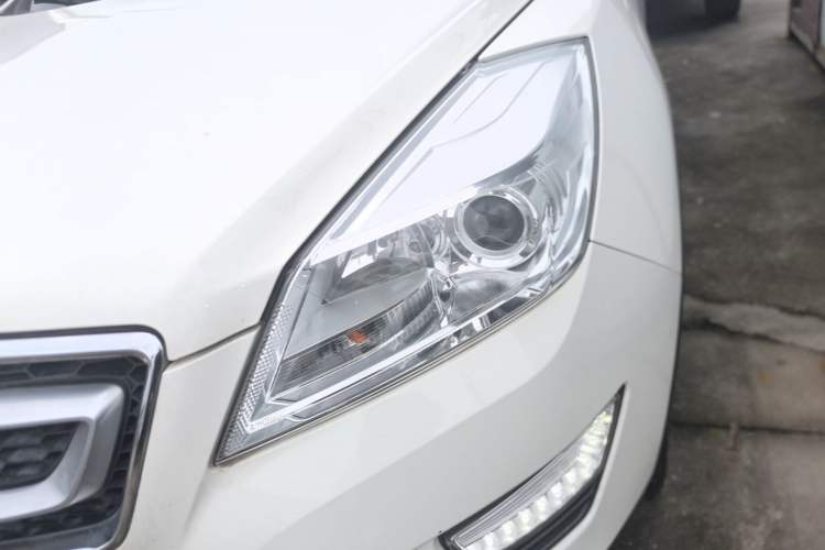 Used BAIC Senova X65 2015 2.0T Automatic Elite Model Left Front Headlight