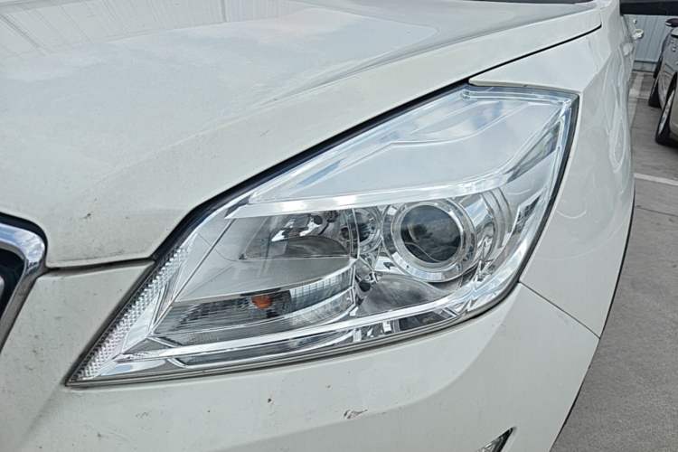 Used BAIC Senova X65 2015 2.0T Automatic Elite Model Left Front Headlight
