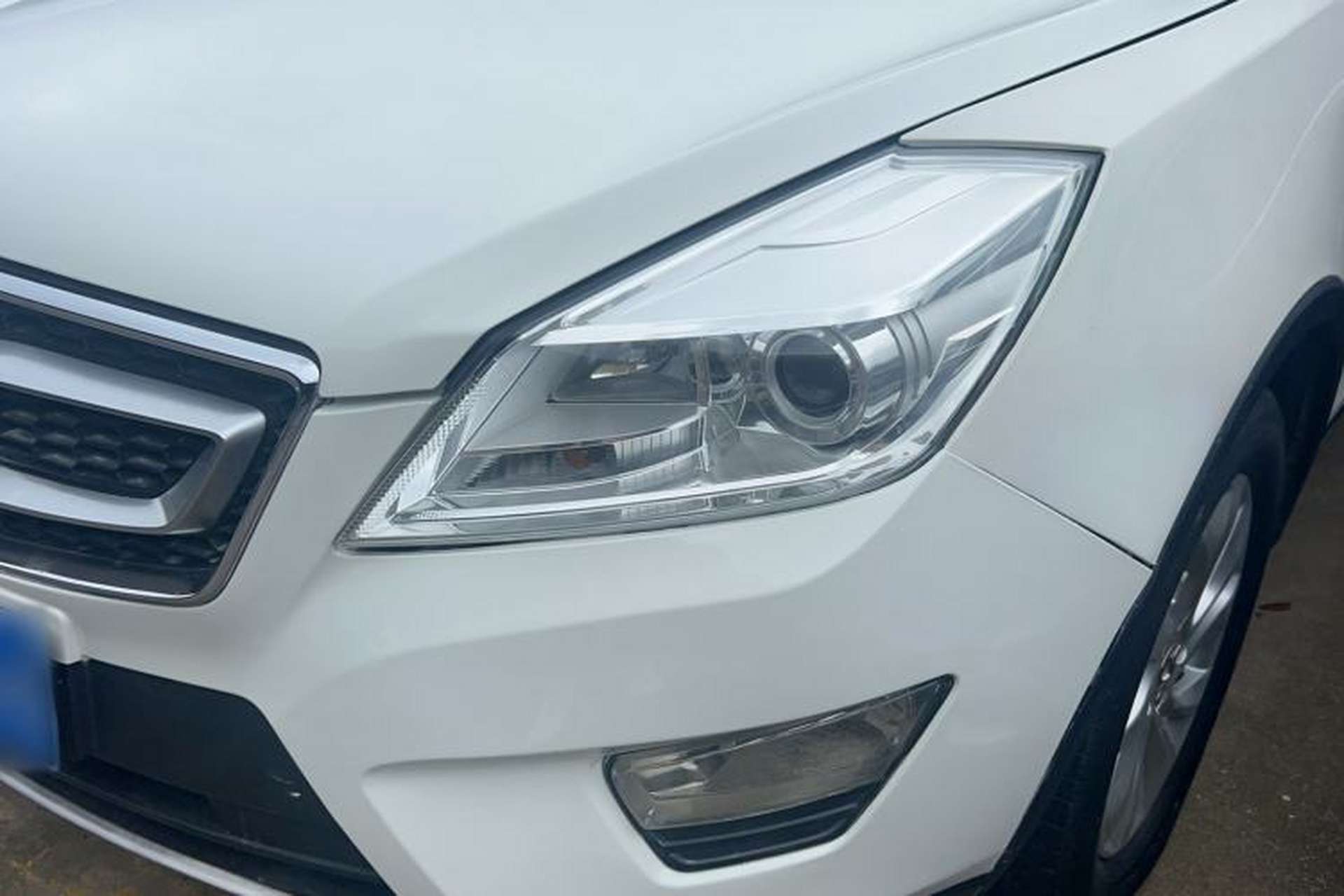 Used BAIC Senova X65 2015 2.0T automatic comfort version Left Front Headlight