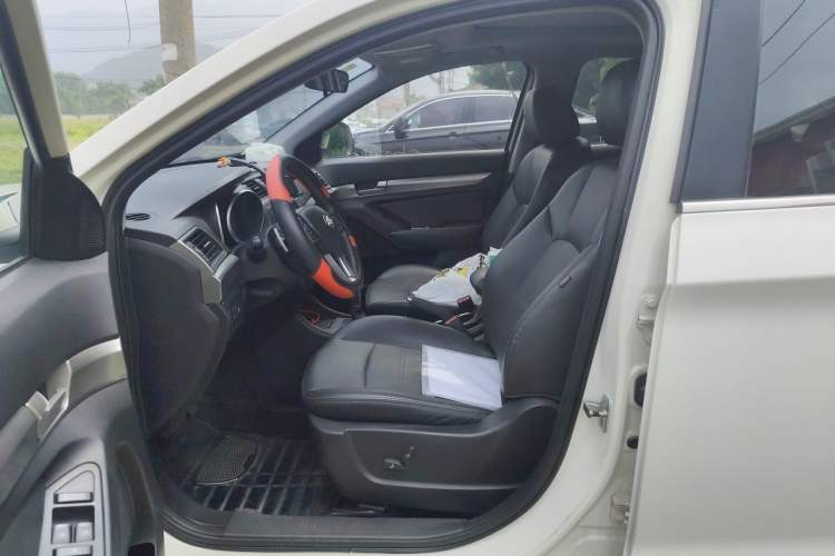 Used BAIC Senova X65 2015 2.0T Automatic Elite Model Left Front Seat