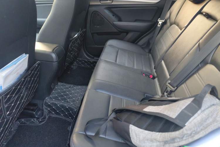 Used BAIC Senova X65 2015 2.0T Manual Luxury Edition Left Rear Seat