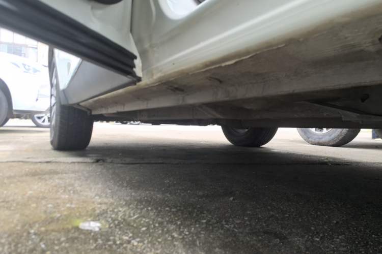 Used BAIC Senova X65 2015 2.0T Automatic Elite Model Left Side Sill
