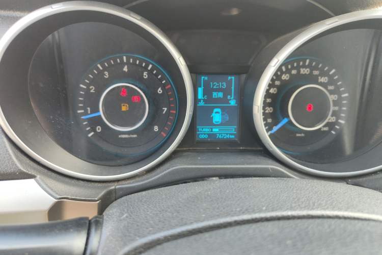 Used BAIC Senova X65 2015 2.0T manual Comfort trim level Odometer Close Up