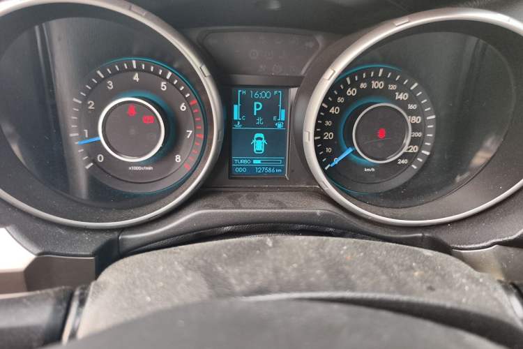 Used BAIC Senova X65 2015 2.0T Automatic Elite Model Odometer Close Up
