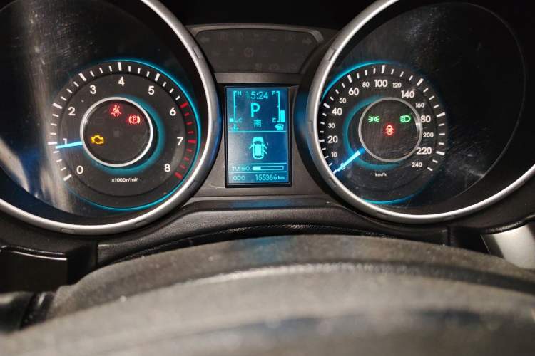 Used BAIC Senova X65 2015 2.0T Automatic Elite Model Odometer Close Up
