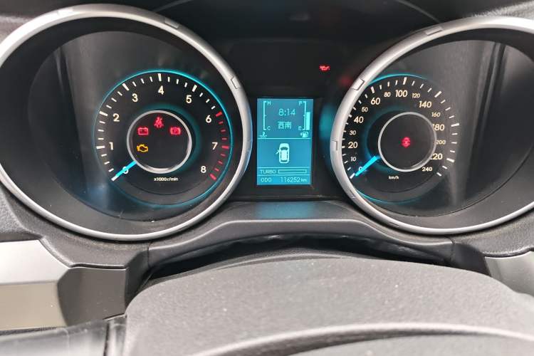 Used BAIC Senova X65 2015 2.0T manual Comfort trim level Odometer Close Up