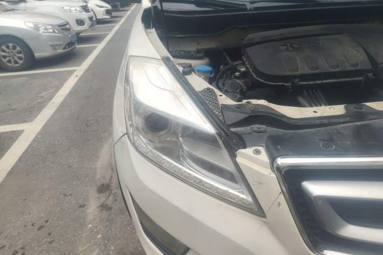 Used BAIC Senova X65 2015 2.0T manual Comfort trim level Right Front Headlight