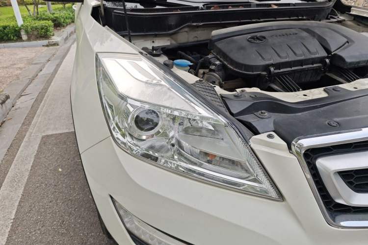 Used BAIC Senova X65 2015 2.0T Automatic Elite Model Right Front Headlight