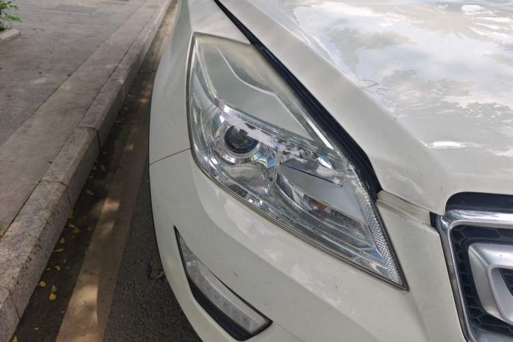 Used BAIC Senova X65 2015 2.0T Automatic Elite Model Right Front Headlight