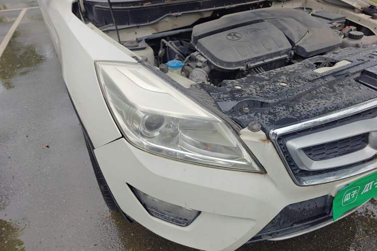 Used BAIC Senova X65 2015 2.0T automatic comfort version Right Front Headlight