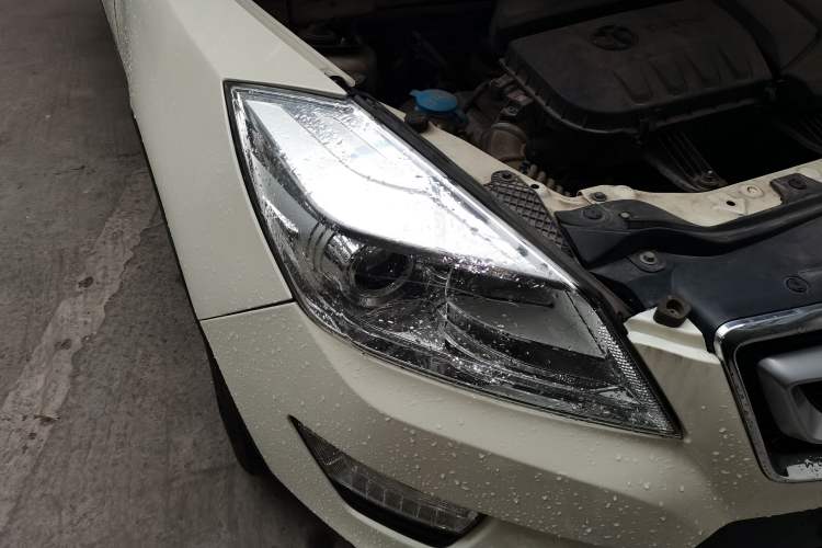 Used BAIC Senova X65 2015 2.0T Automatic Elite Model Right Front Headlight