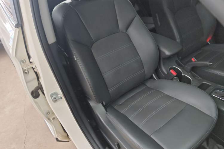 Used BAIC Senova X65 2015 2.0T automatic luxury version Right Front Seat