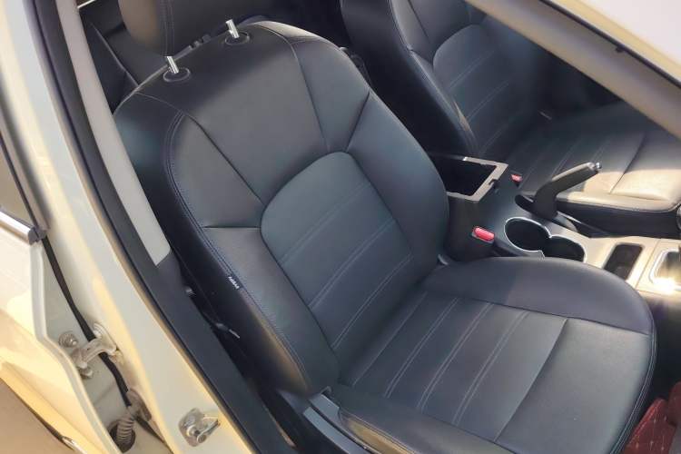 Used BAIC Senova X65 2015 2.0T Manual Elite Edition Right Front Seat