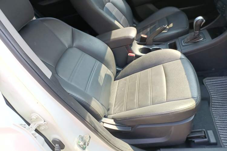 Used BAIC Senova X65 2015 2.0T Automatic Elite Model Right Front Seat