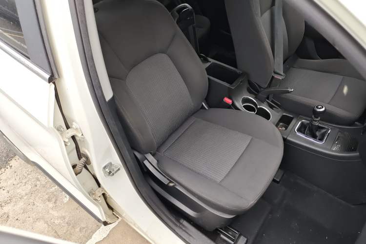 Used BAIC Senova X65 2015 2.0T manual Comfort trim level Right Front Seat