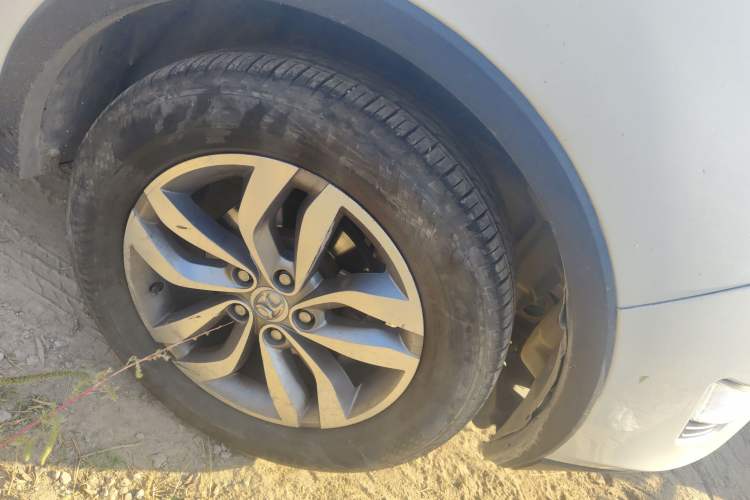 Used BAIC Senova X65 2015 2.0T Automatic Elite Model Right Front Wheel Hub