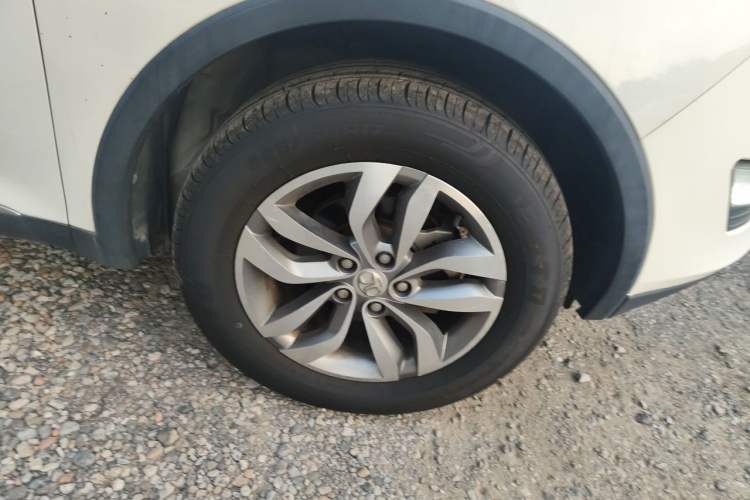 Used BAIC Senova X65 2015 2.0T Manual Luxury Edition Right Front Wheel Hub