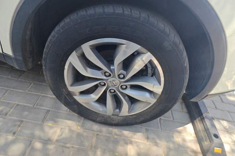 Used BAIC Senova X65 2015 2.0T Manual Luxury Edition Right Front Wheel Hub