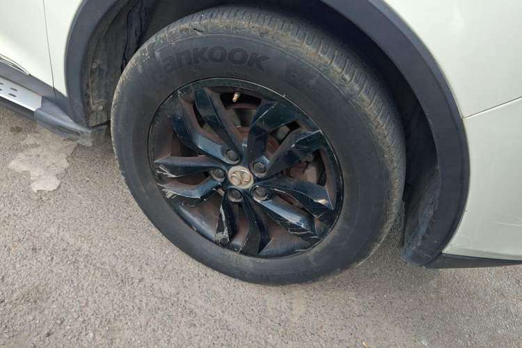 Used BAIC Senova X65 2015 2.0T Automatic Elite Model Right Front Wheel Hub