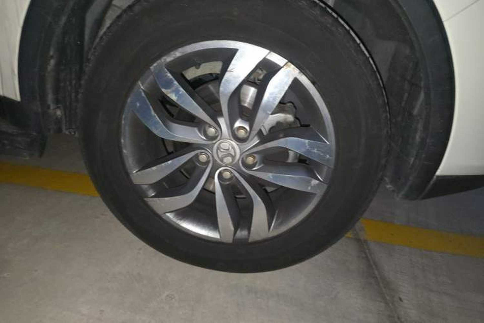 Used BAIC Senova X65 2015 2.0T Manual Elite Edition Right Front Wheel Hub