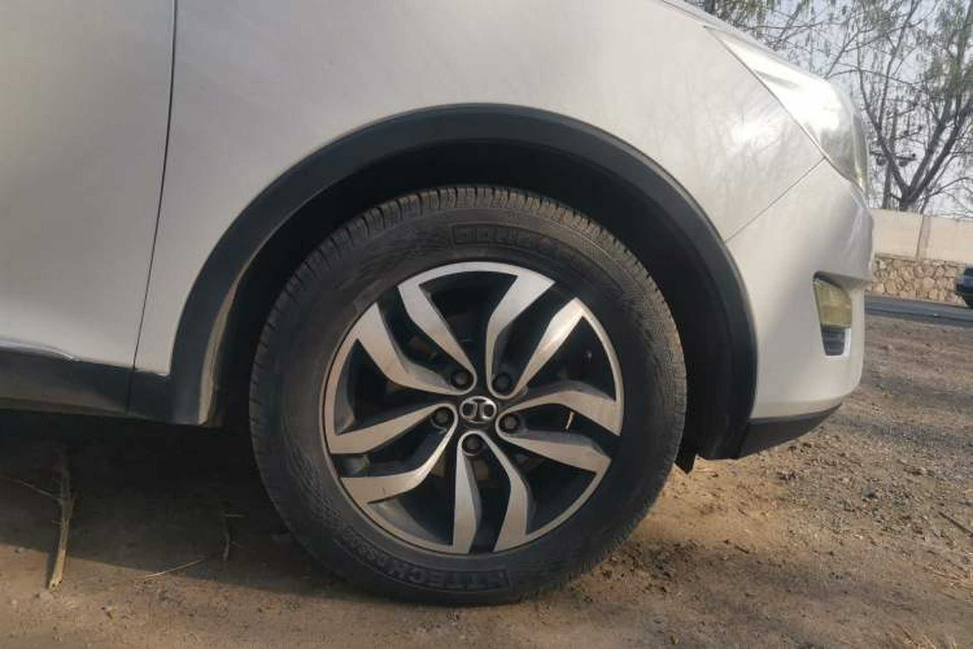 Used BAIC Senova X65 2015 2.0T Automatic Elite Model Right Front Wheel Hub