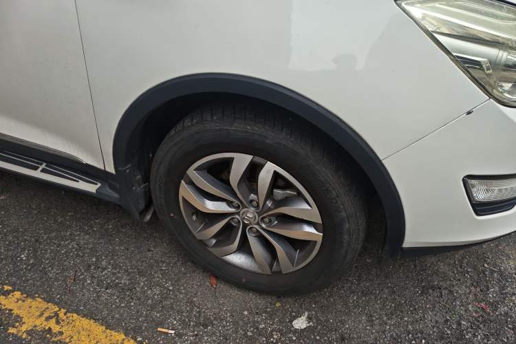 Used BAIC Senova X65 2015 2.0T Automatic Elite Model Right Front Wheel Hub