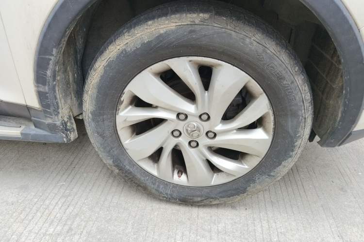 Used BAIC Senova X65 2015 2.0T manual Comfort trim level Right Front Wheel Hub