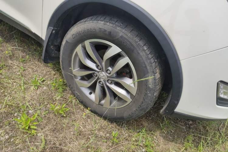 Used BAIC Senova X65 2015 2.0T Automatic Elite Model Right Front Wheel Hub