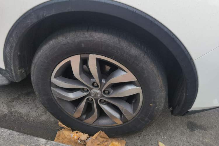 Used BAIC Senova X65 2015 2.0T Automatic Elite Model Right Front Wheel Hub