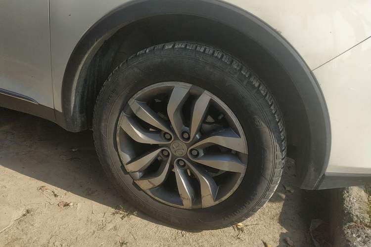 Used BAIC Senova X65 2015 2.0T Automatic Elite Model Right Front Wheel Hub