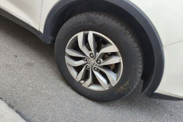 Used BAIC Senova X65 2015 2.0T Automatic Elite Model Right Front Wheel Hub
