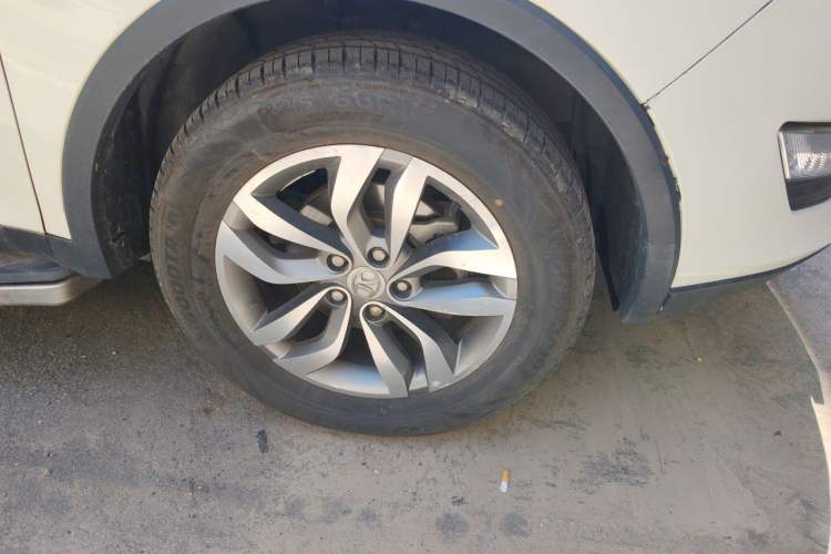 Used BAIC Senova X65 2015 2.0T Manual Elite Edition Right Front Wheel Hub