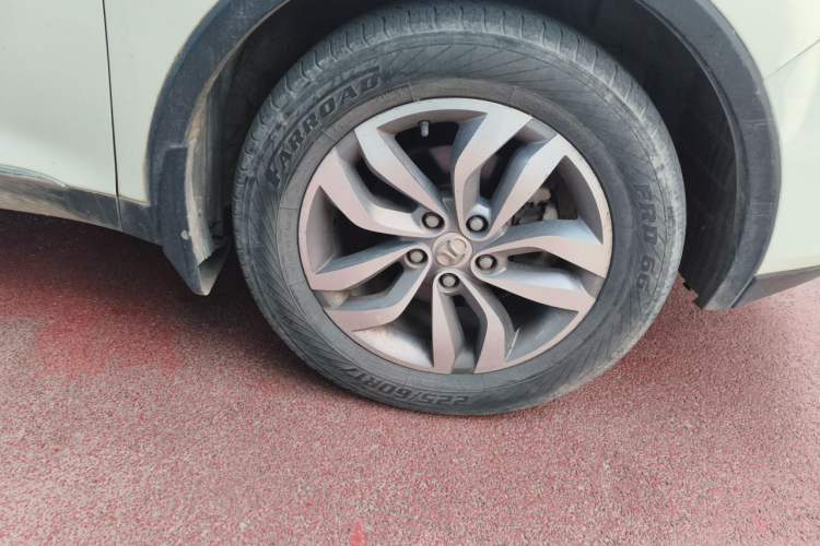 Used BAIC Senova X65 2015 2.0T Automatic Elite Model Right Front Wheel Hub
