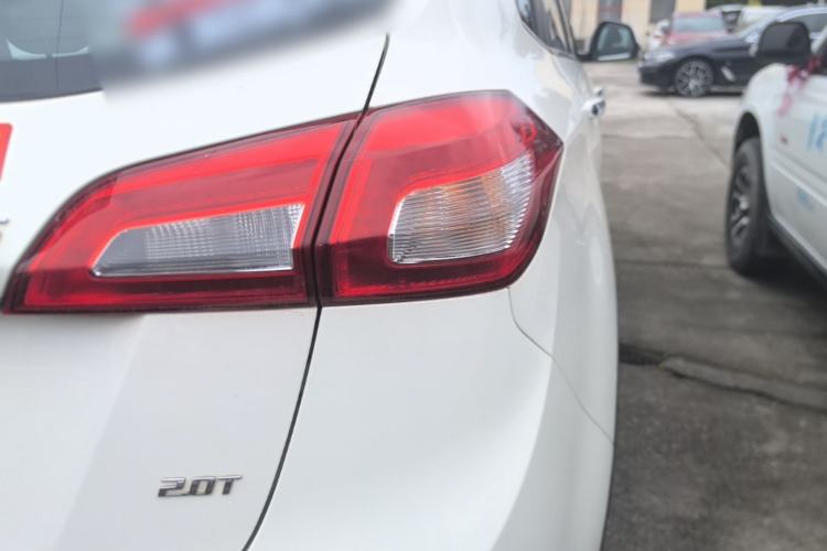 Used BAIC Senova X65 2015 2.0T Automatic Elite Model Right Rear Taillight