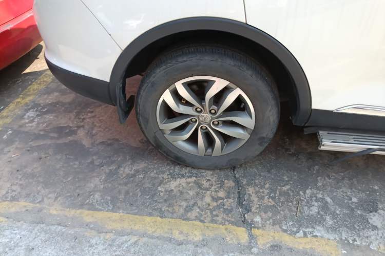 Used BAIC Senova X65 2015 2.0T Automatic Elite Model Right Rear Wheel Hub