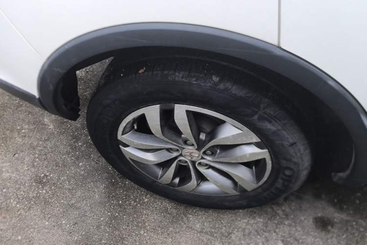 Used BAIC Senova X65 2015 2.0T Automatic Elite Model Right Rear Wheel Hub