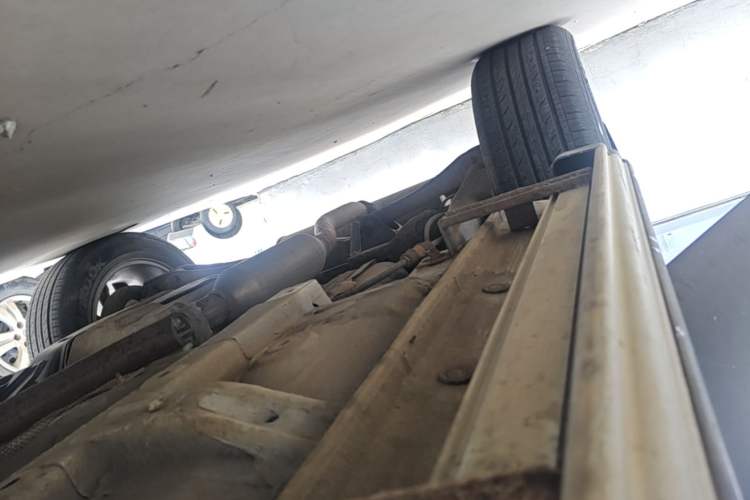 Used BAIC Senova X65 2015 2.0T Automatic Elite Model Right Side Sill