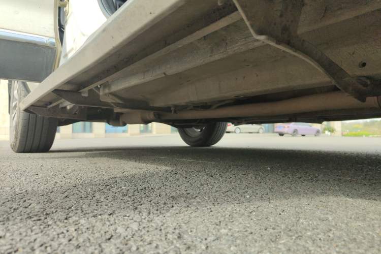 Used BAIC Senova X65 2015 2.0T Automatic Elite Model Right Side Sill