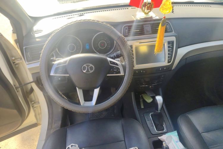 Used BAIC Senova X65 2015 2.0T Automatic Elite Model Steering Wheel