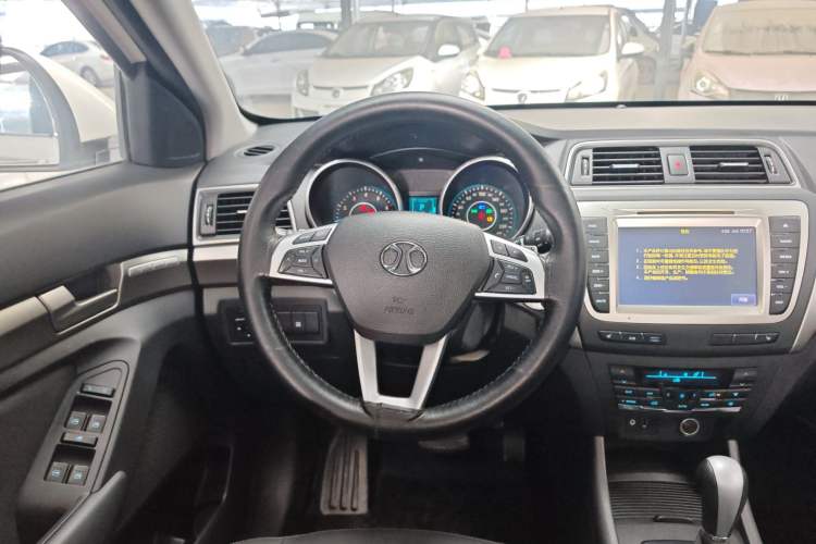 Used BAIC Senova X65 2015 2.0T automatic luxury version Steering Wheel