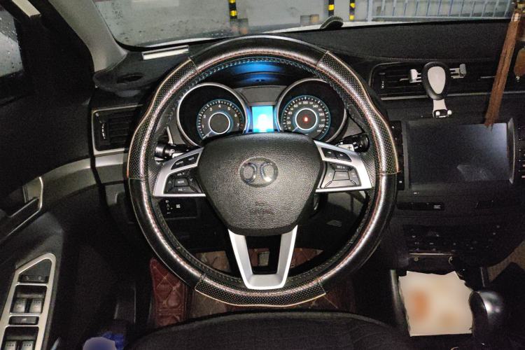 Used BAIC Senova X65 2015 2.0T Automatic Elite Model Steering Wheel